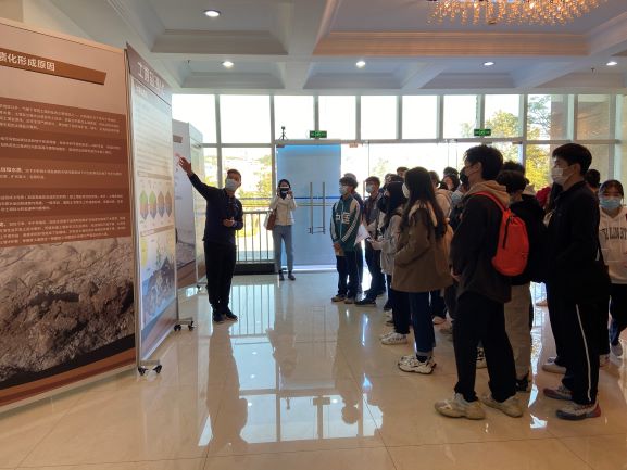 图4-1 基地科普现场活动1.jpg 图4-1 基地科普现场活动1.jpg