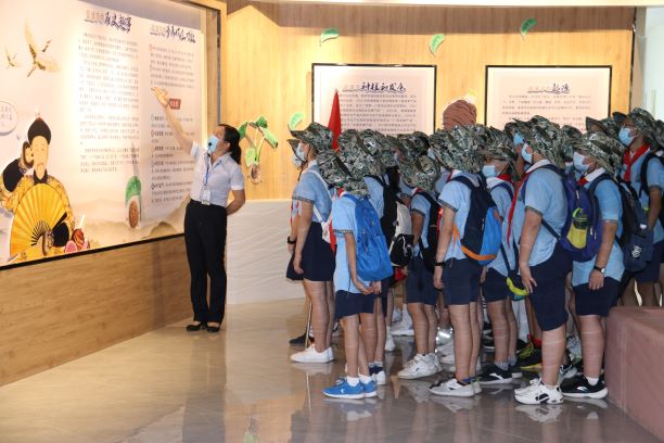 5科普馆参观.jpg 5科普馆参观.jpg