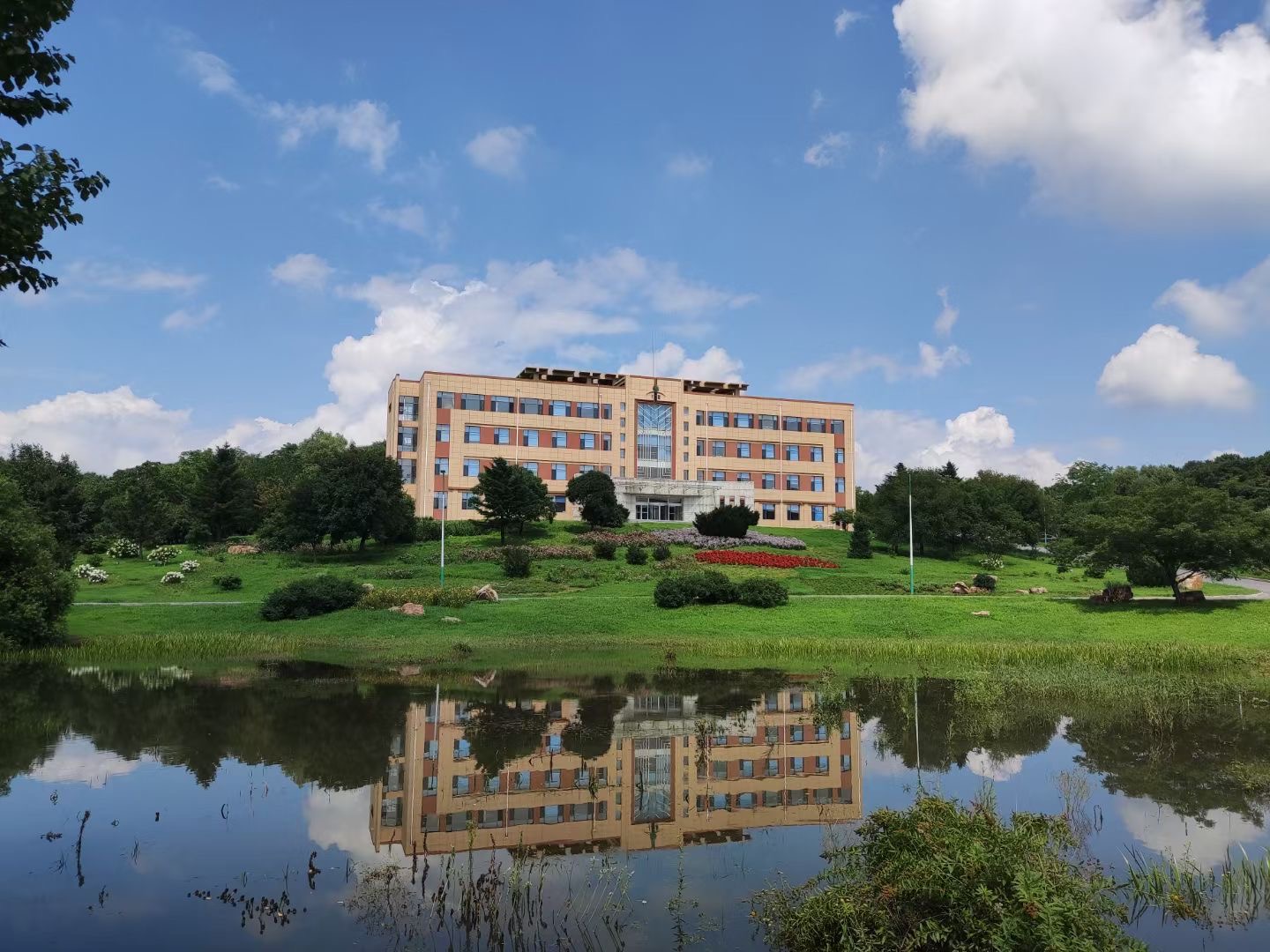 辉山园区 (2).jpg